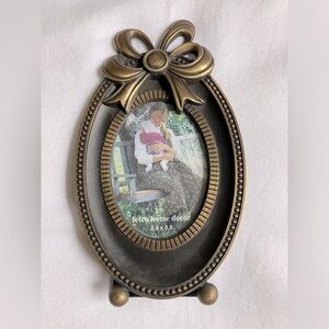 FETCO HOME Pewter Oval Photo Frame with Bow Detail NWOT